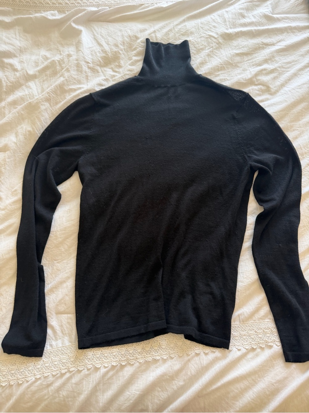 H&M Black Turtleneck Sweater - Classic Womens Long-Sleeve Knit